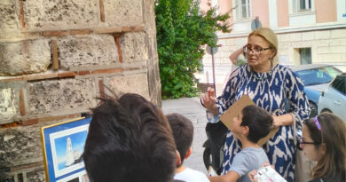 Детская экскурсия по храму Святой Троицы в Афинах